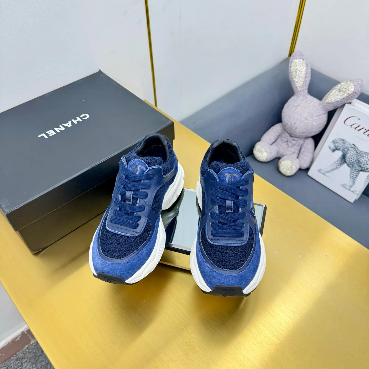 p700🐮🐮Upgraded version, upgraded version, upgraded version! No rebuttal accepted! ! ! ! Chanel Chanel dad shoes, couples' model for men and women - 2025 top casual sneakers in the counter. This classic design; the upper is electro-embroidered with various techniques; ❷The inner lining is made of: original Yangli + net ❸The outsole is based on: the original TPU combination outsole. The full set of boutique packaging for women 35–41